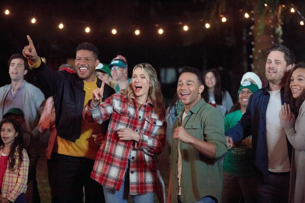 Corbin Bleu and Tori Anderson will star in the new Hallmark Christmas movie Campfire Christmas, one of three new films to debut during Christmas in July 2022