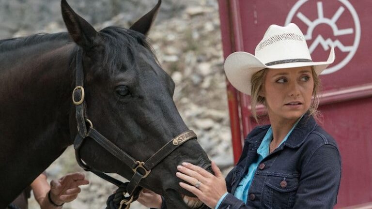 Heartland star Amber Marshall stars in new Hallmark Christmas movie