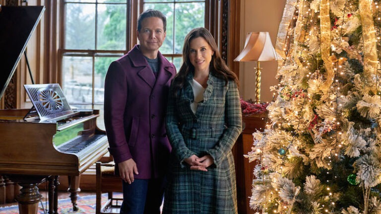 Lacey Chabert teases new Hallmark movie set in Scotland