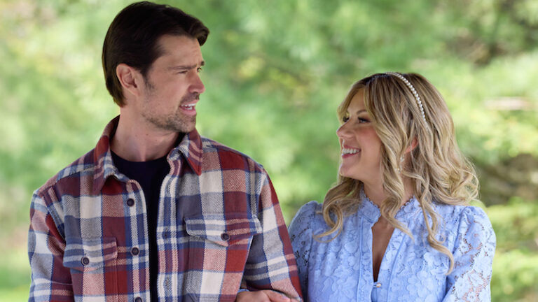 Jodie Sweetin loses a fortune but finds true love in new Hallmark romance movie